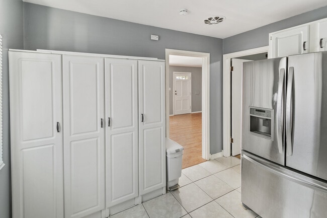 Photo - 17561 Hillside Ave