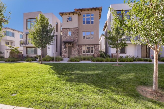 Photo - MODERN LUXURY IN SCENIC COMMUNICATIONS HILL LIGHT-FILLED INTERIORS WITH GREENBELT VIEWS