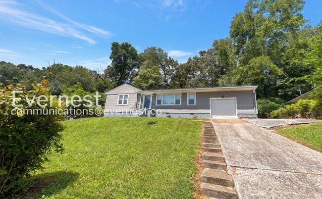 Photo - 3 Bed/1 Bath Home with Garage / Pet-Friendly / Available Now!