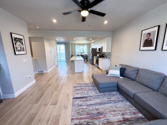 Photo - 1011 W 430 S