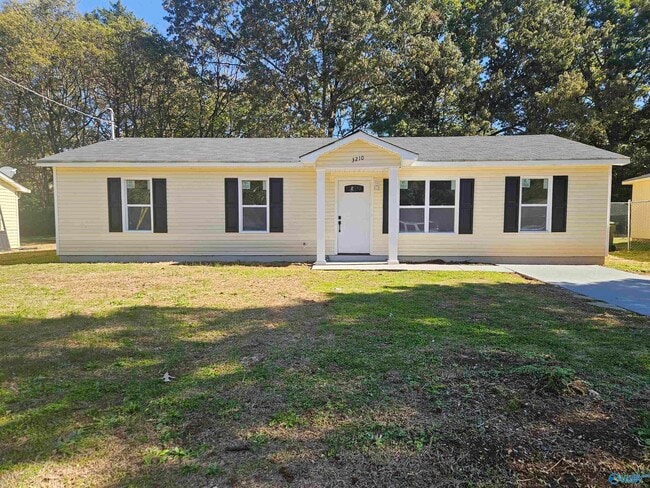 Building Photo - 3210 Delia Ln NW