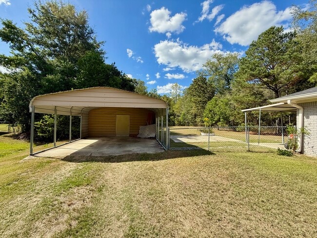 Photo - 1097 Wolfe Rd