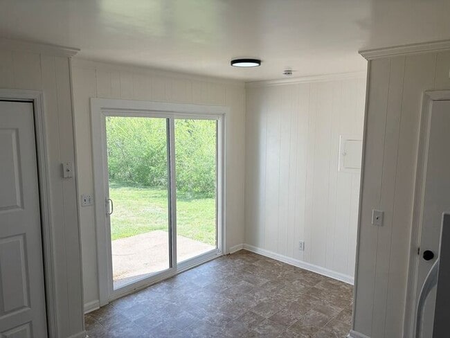 Photo - 2 Bed, 2 Bath - Walking distance to The Pharmacy!