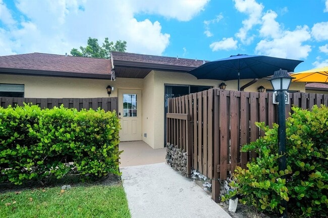 Building Photo - 1030 Green Pine Blvd