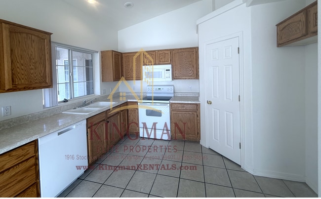 Photo - Corner Lot Living with a Covered Patio and Spacious Split Floor Plan