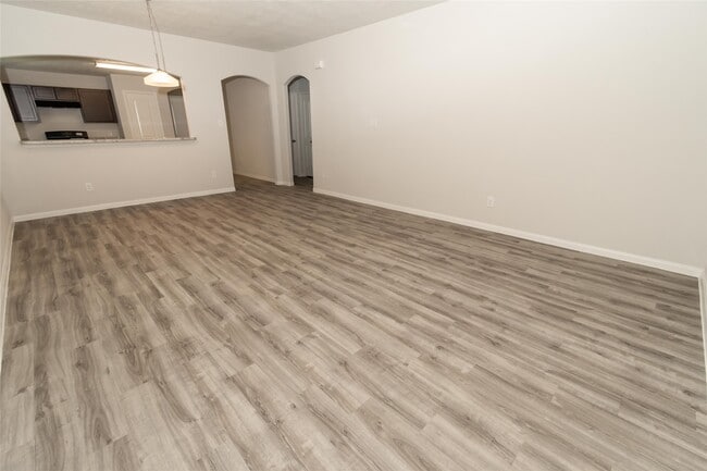 Photo - 3107 Right Way