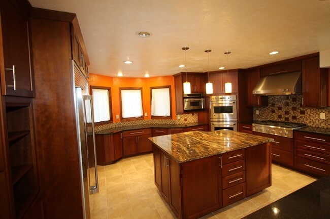 Photo - 4 Bedroom Eagle River Home!