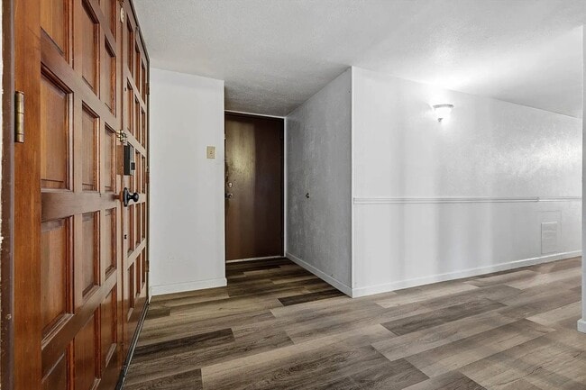 Photo - 2705 Treeview Dr