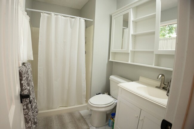 Photo - 744 Starmist Ct NE