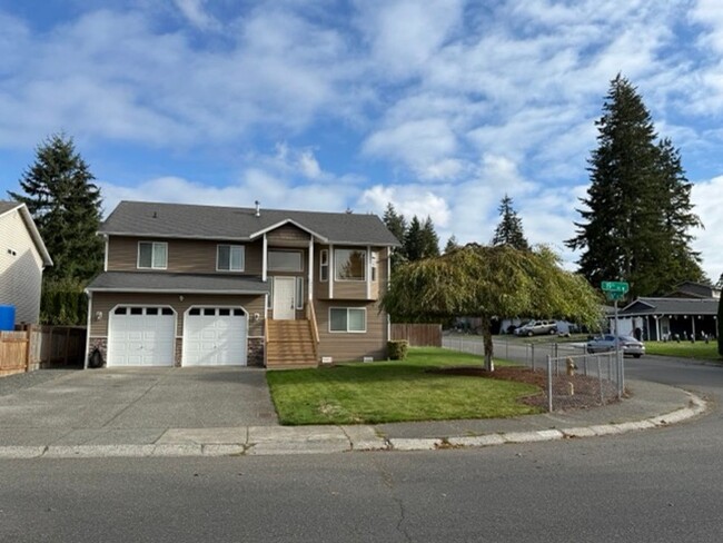 Spacious 5BD/3BTH Everett Home for Lease N... - Spacious 5BD/3BTH Everett Home for Lease N...