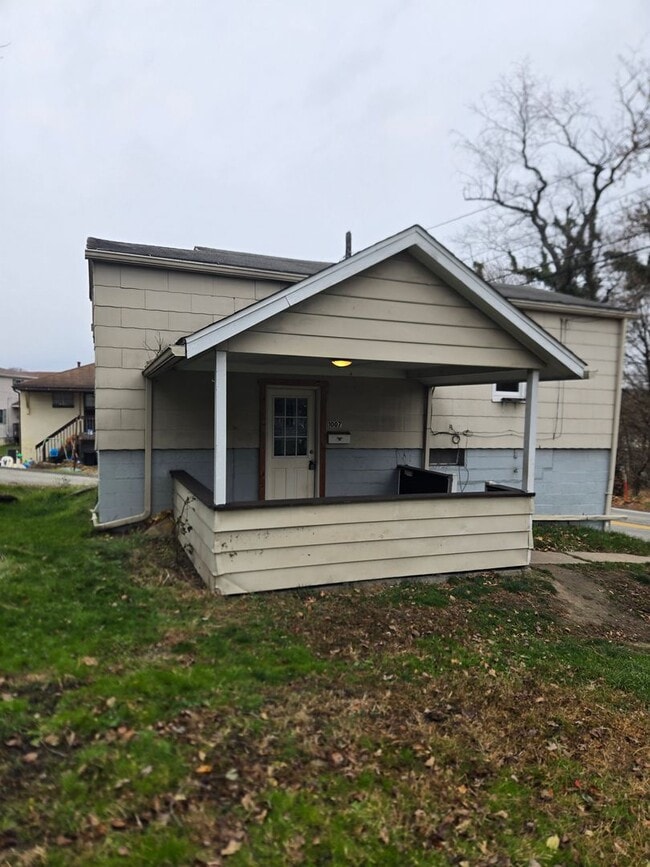 Photo - 1007 Burtner Rd