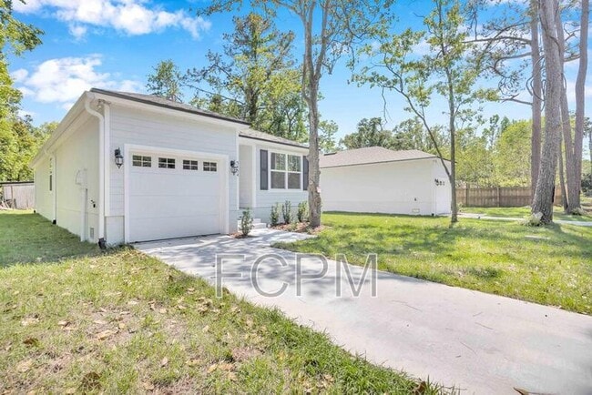 Building Photo - 5460 Amazon Ave Rental