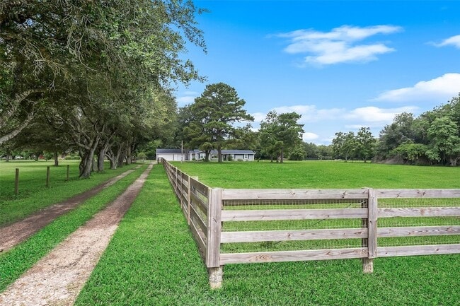 19635 Kermier Rd