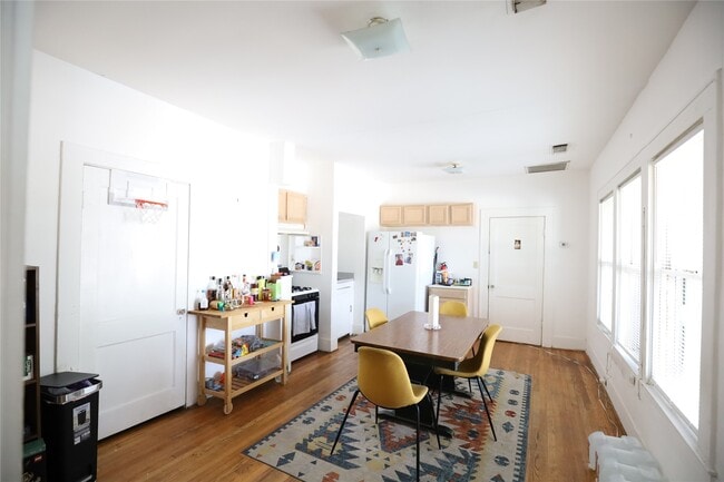 Building Photo - 1601 Colquitt St