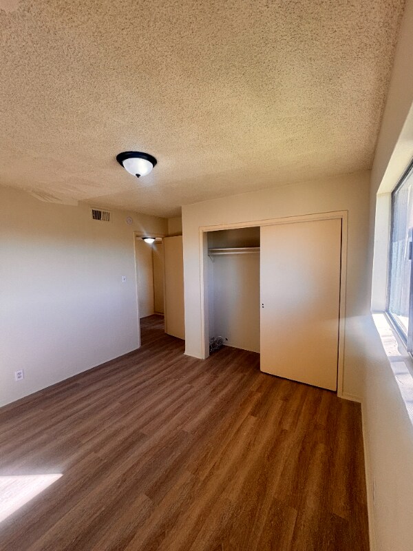 Photo - 1001 E Stearns Ave Unidad 36