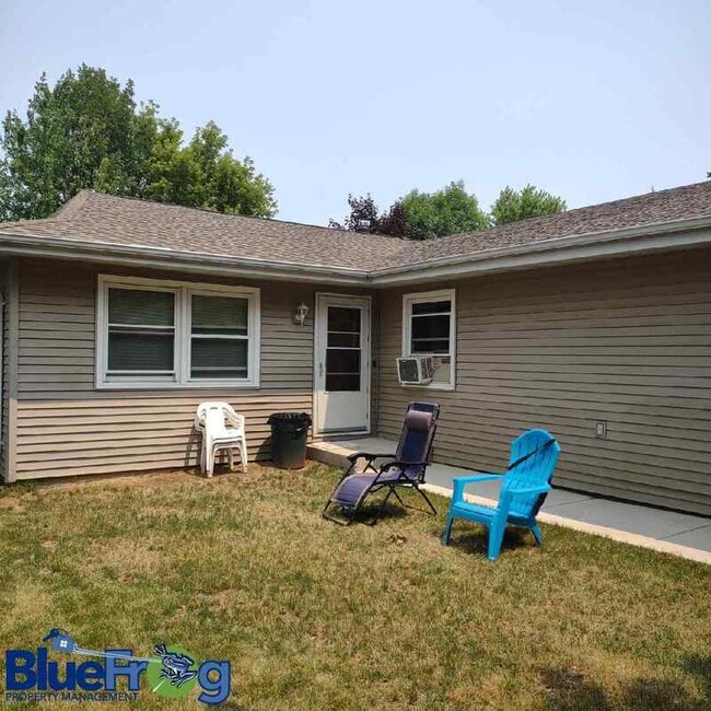 Photo - 1208-1210 Grove St