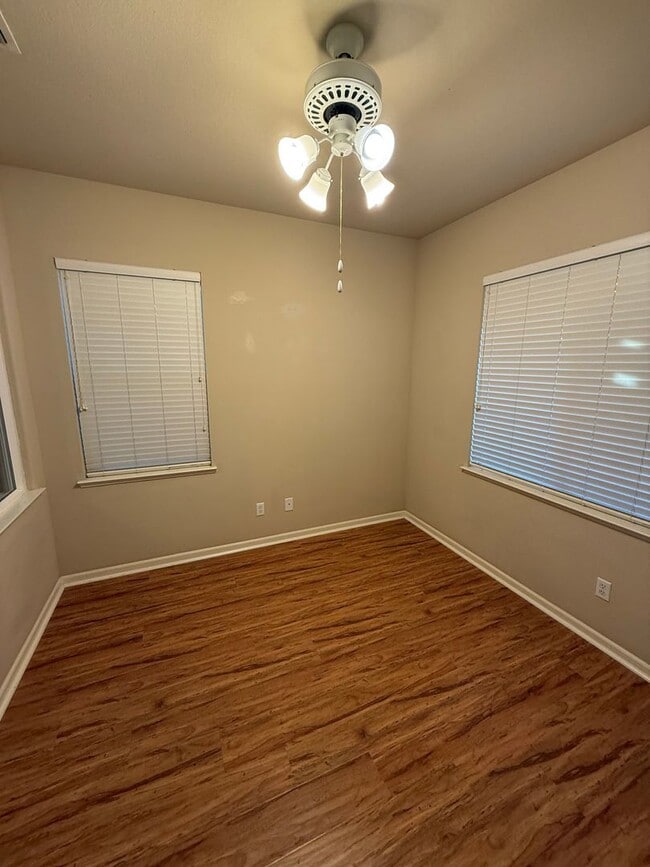 Photo - 3819 Kaweah St