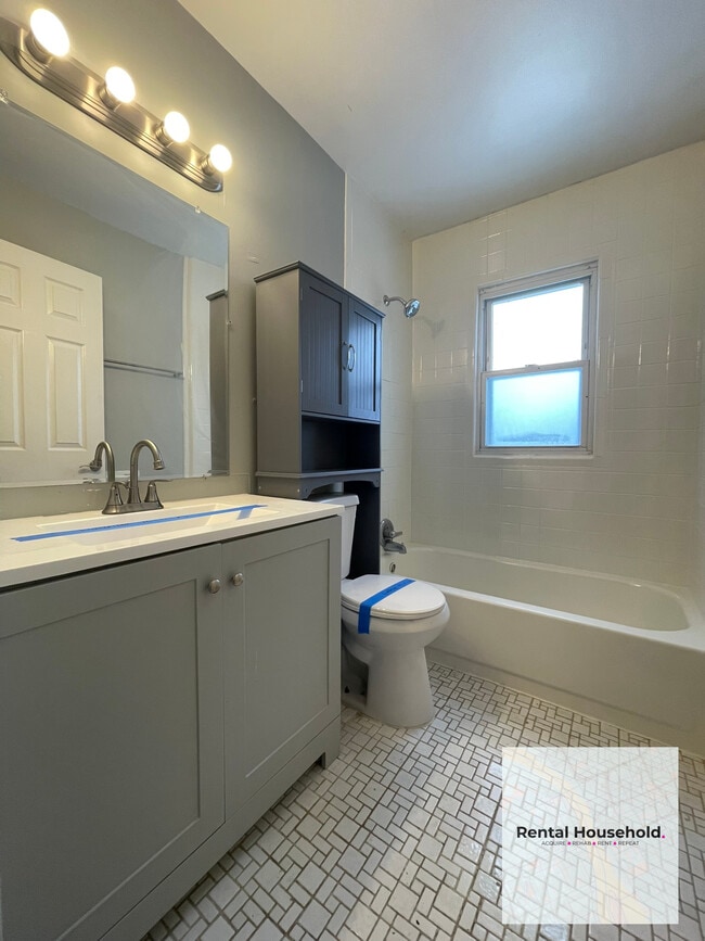 Photo - 19676 Kingsville St