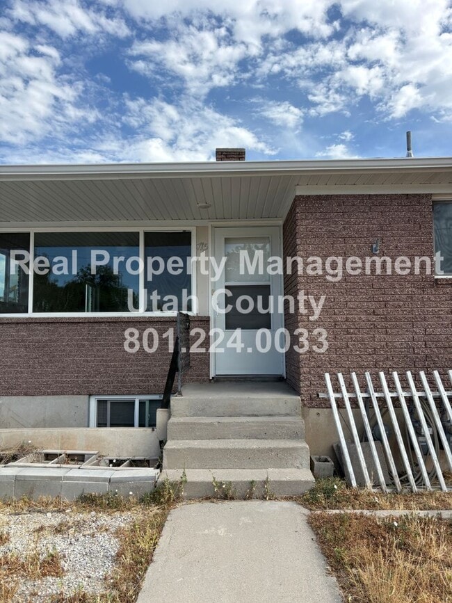 Building Photo - Home in Orem Next Door to Park