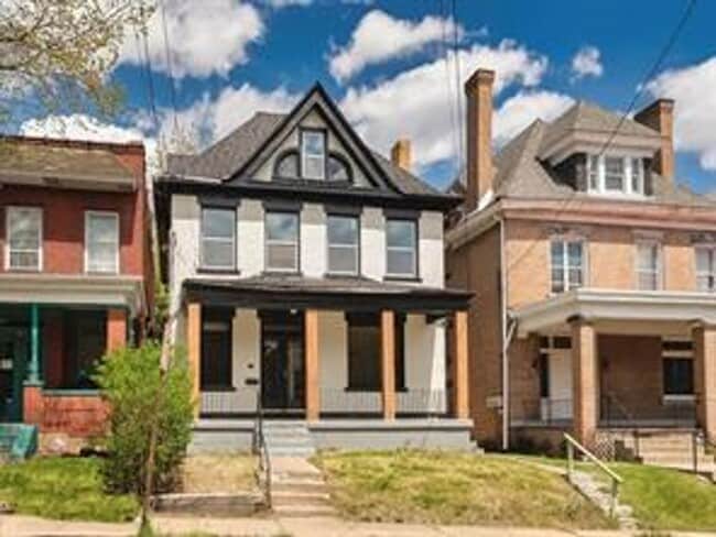 Building Photo - Stately Luxury Living in Schenley Heights ... Rental