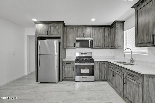 1107 Myrtle Ave Unit B
