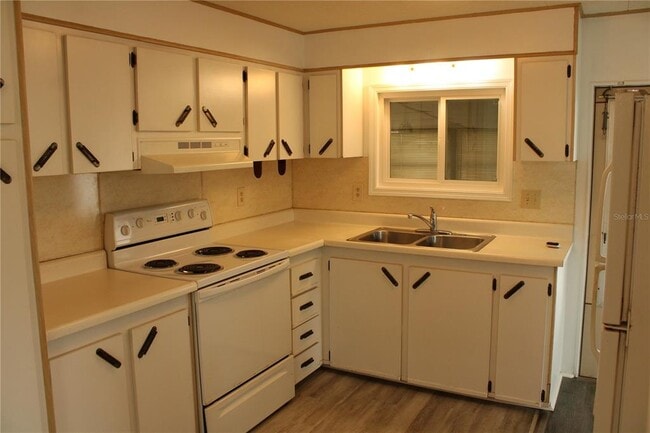 Photo - 204 50th Ave Dr W