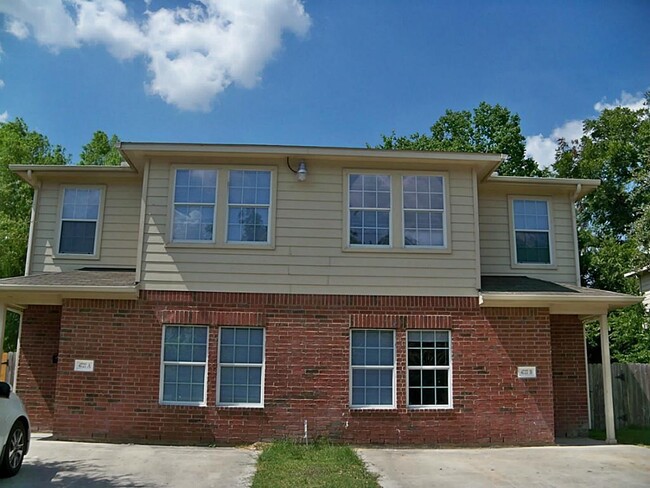 Photo - 4727 Clover St Apartment Unit 4727A