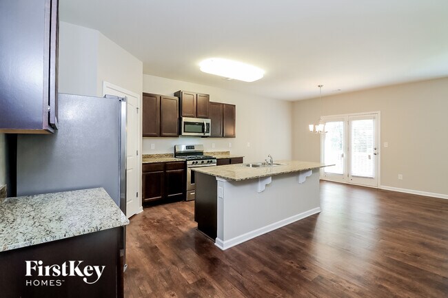 Photo - 108 Hollyhock Ln