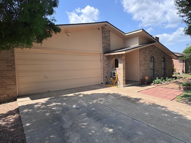 Building Photo - 15602 Camino Del Sol Dr