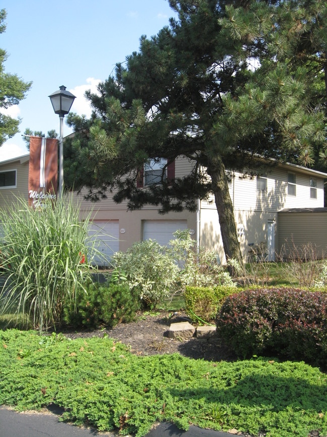 Sunbury Square Apartments