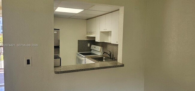 Photo - 652 NW 3rd St Unit 304