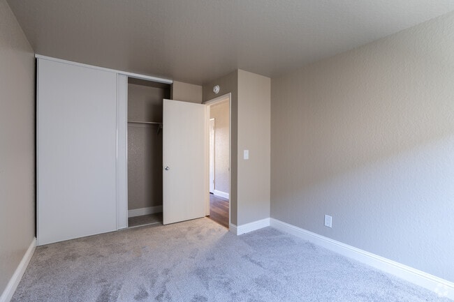 1BR, 1BA - 649SF with White Cabinets - Bedroom