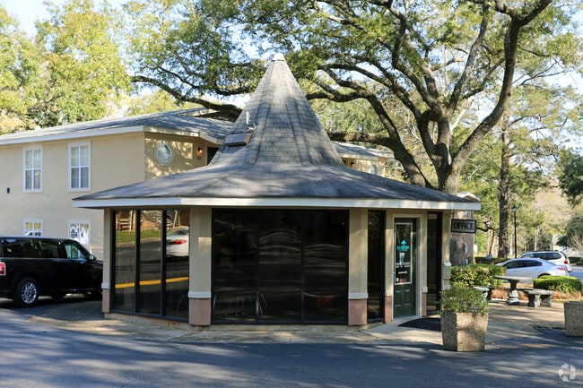 Leasing Office