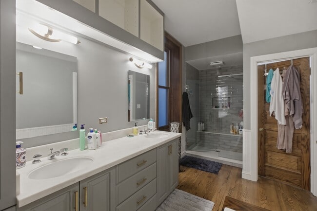 Photo - 850 W Oakdale Ave Unit 3