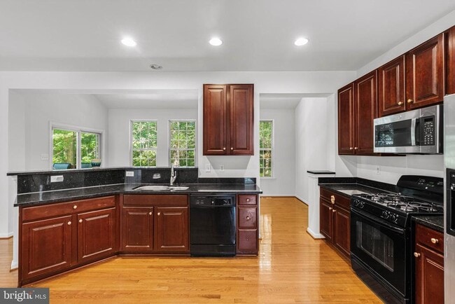 Photo - 406 Arnold Dr