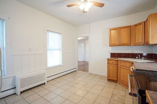 Photo - 72 Walnut St Unit 1L