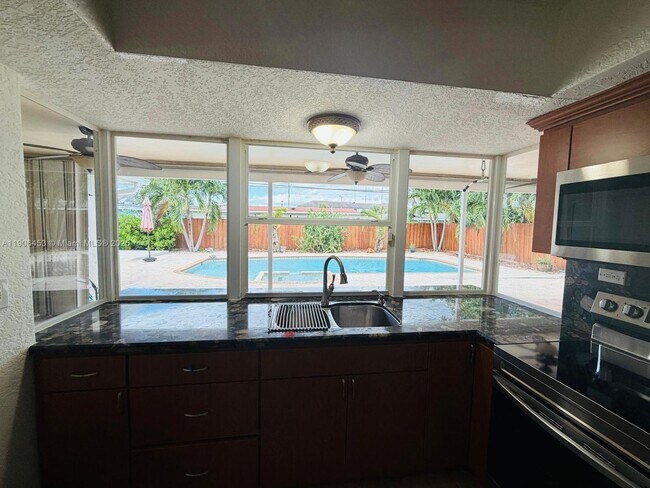 Photo - 515 NW 202nd Terrace