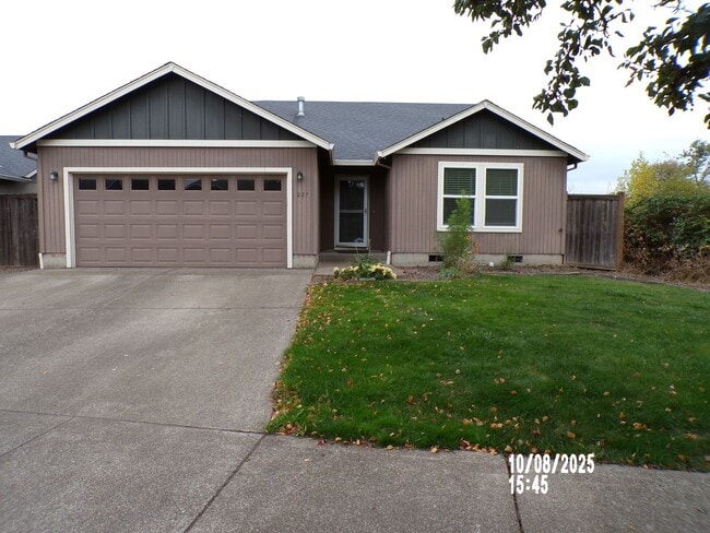 Building Photo - Spacious 3 bed 2 bath private cul-de-sac