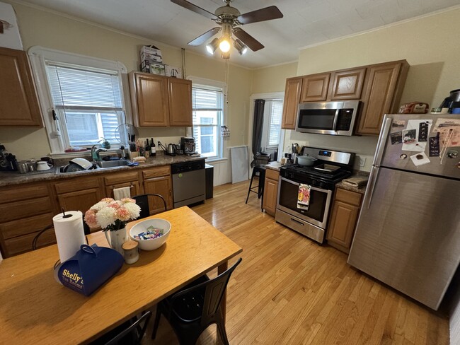 Building Photo - 294 Highland Ave Unit #1 Rental