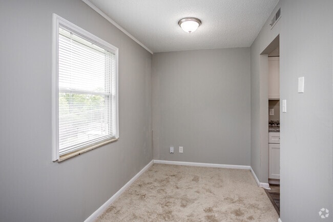 1BR, 1BA - 580SF - Dining Room - Evergreen Terrace