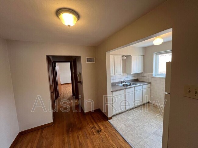 Photo - 5309 Jamieson Ave Unit A