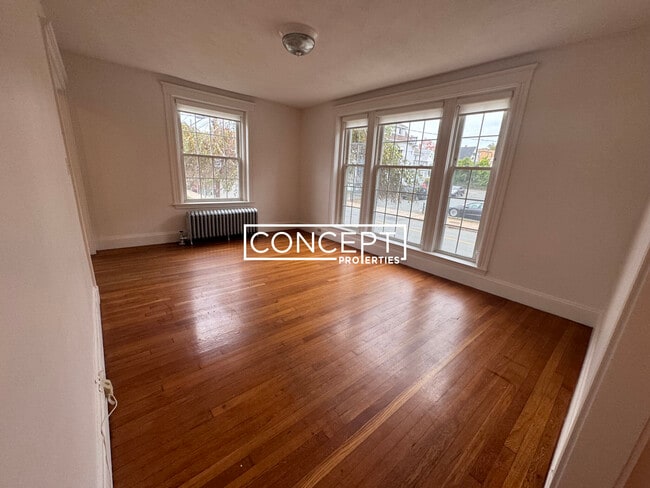 Building Photo - 120 Summer St Unit 1