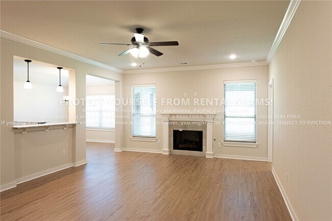 Photo - 520 Aster St