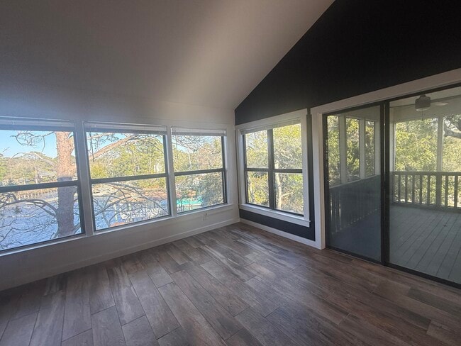 Photo - 300 Yacht Club Dr Unit 18