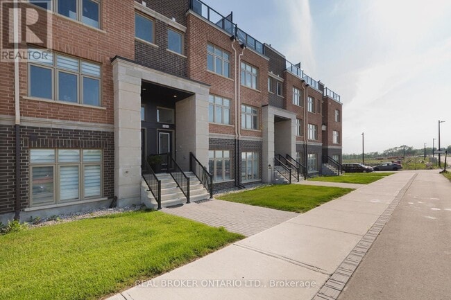 Photo - 1434 Hemlock Rd