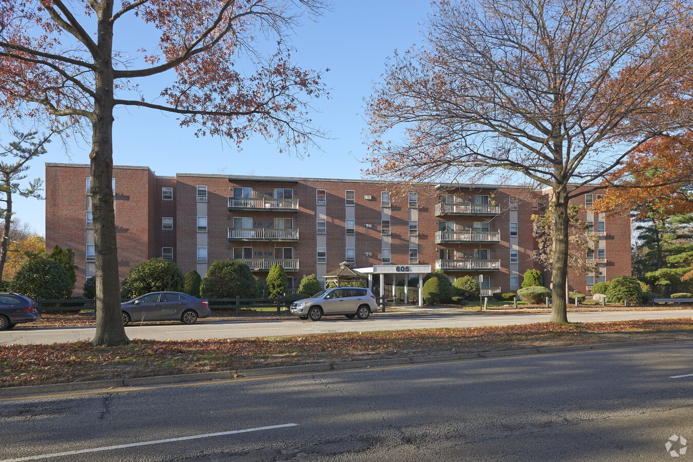 Primary Photo - 605 Truman Hwy Apartments