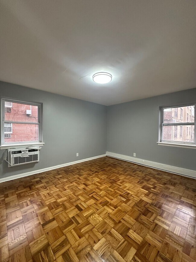 Photo - Oakwood Gardens