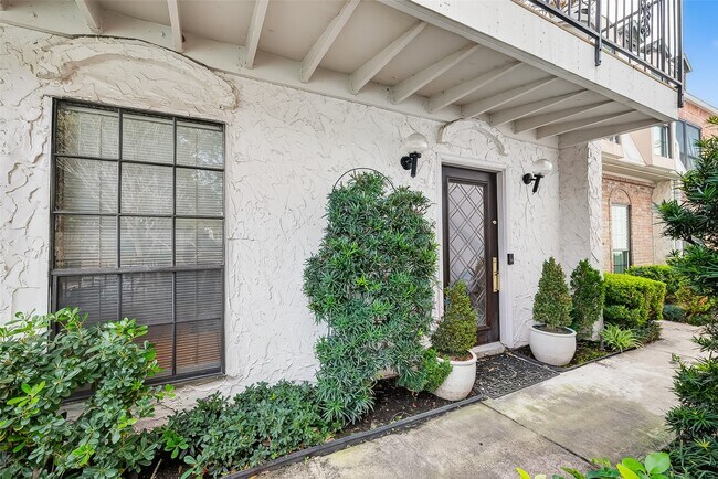 Photo - 5338 Brownway St Unit B19