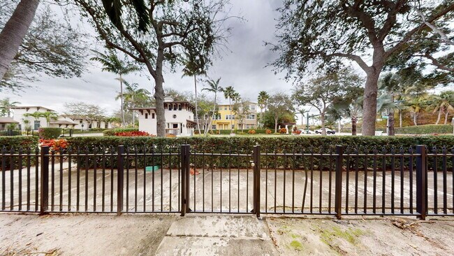 Photo - 690 Amador Ln