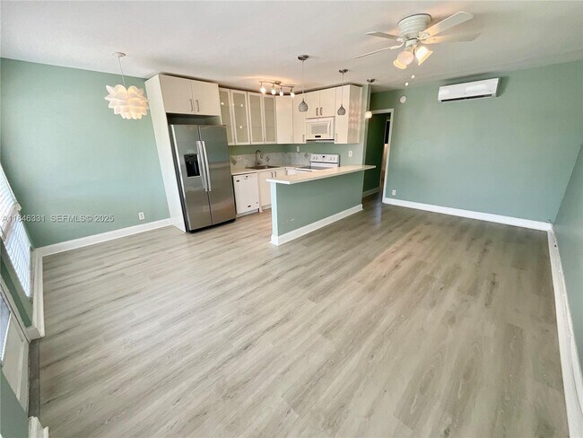 Photo - 2716 NE 30th Pl Unit 207C